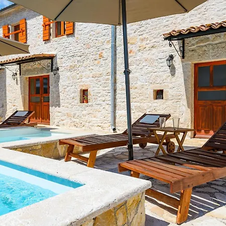 In With Outdoor Swimming Pool Holiday home